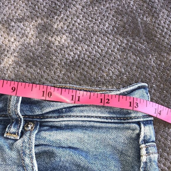 221. American Eagle Outfitters Light Blue mom Jean Shorts size 4 - Picture 5 of 7